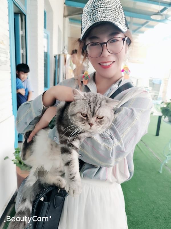 小黑猫的第一张照片--长乐交友网