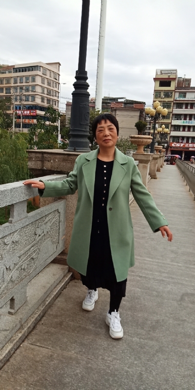 小玲的第一张照片--长乐交友网