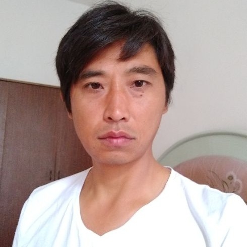 莞尔一笑的第一张照片--长乐交友网
