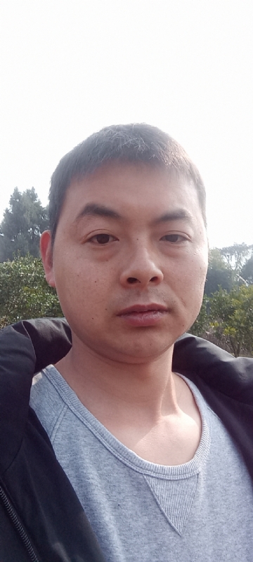 亲亲抱抱我爱你的第一张照片--长乐交友网