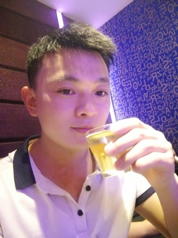 幸福的拥抱的第一张照片--长乐交友网