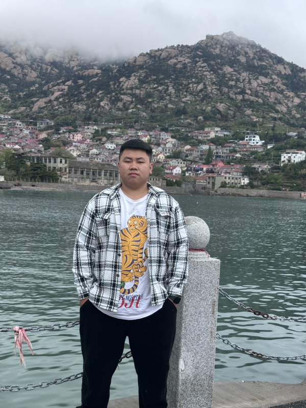 谨慎的第一张照片--长乐交友网