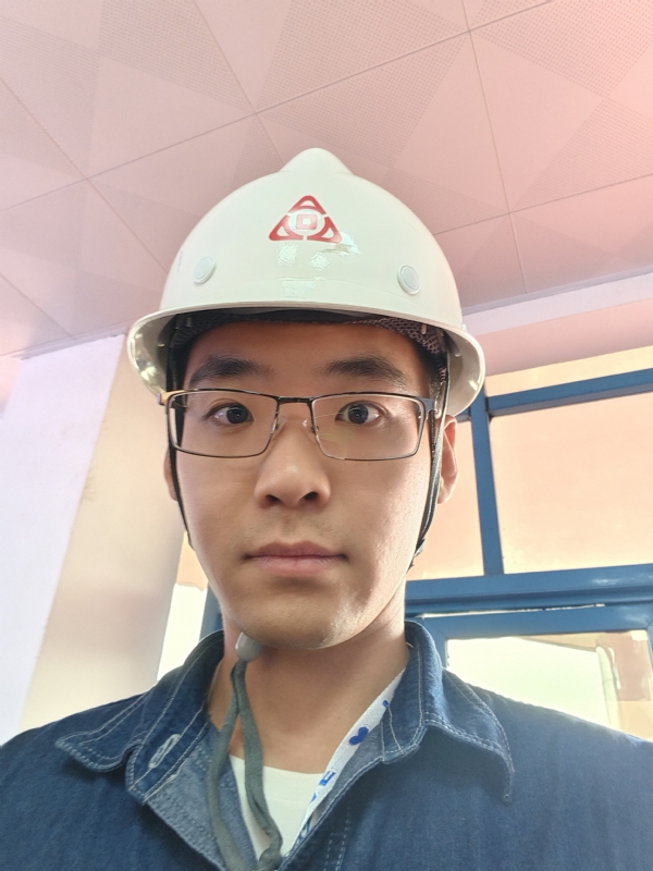 何鹏宇的第二张照片--长乐交友网