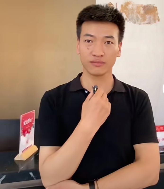 一杯梁白开的第一张照片--长乐交友网