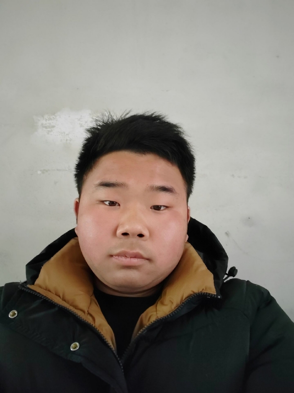 精神饱满的第四张照片--长乐交友网