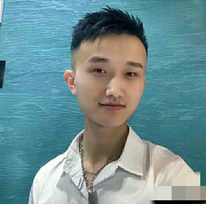 小哥哥的第一张照片--长乐交友网